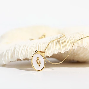 Stainless Steel Delicate Chain Necklace With Shell Flower Pendant