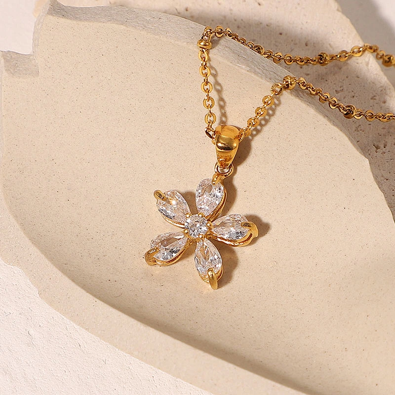New Steel White Zircon Flower Pendant Necklace Women