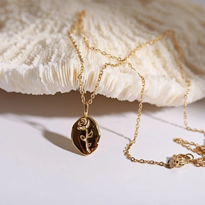 18K Gold Basic Engrave Rose Flower Pendant Necklace