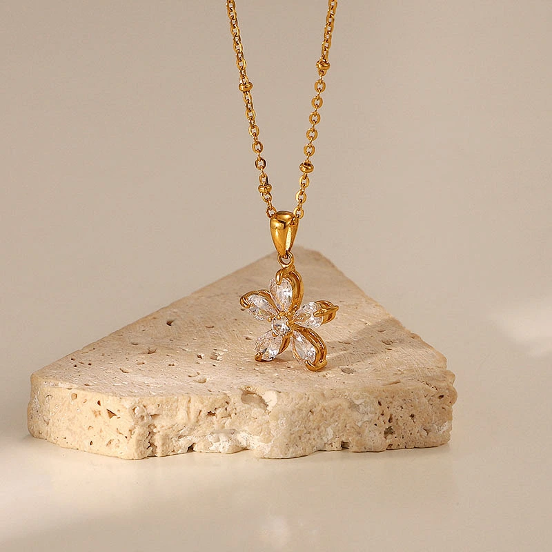 New Steel White Zircon Flower Pendant Necklace Women