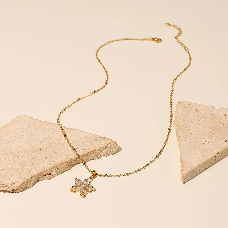 New Steel White Zircon Flower Pendant Necklace Women