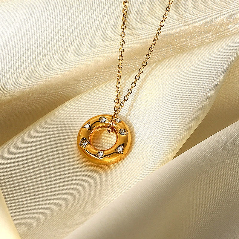 New Zircon Hollow Ring Pendant Necklace Jewelry