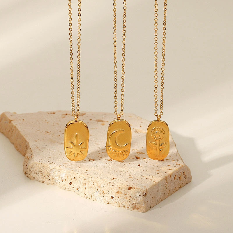 Fashion Simple Embossed Flower Pendant Necklace Women