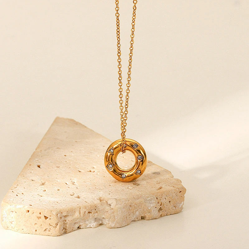 New Zircon Hollow Ring Pendant Necklace Jewelry