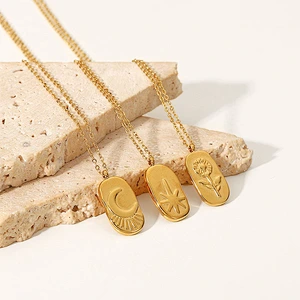 Fashion Simple Embossed Flower Pendant Necklace Women