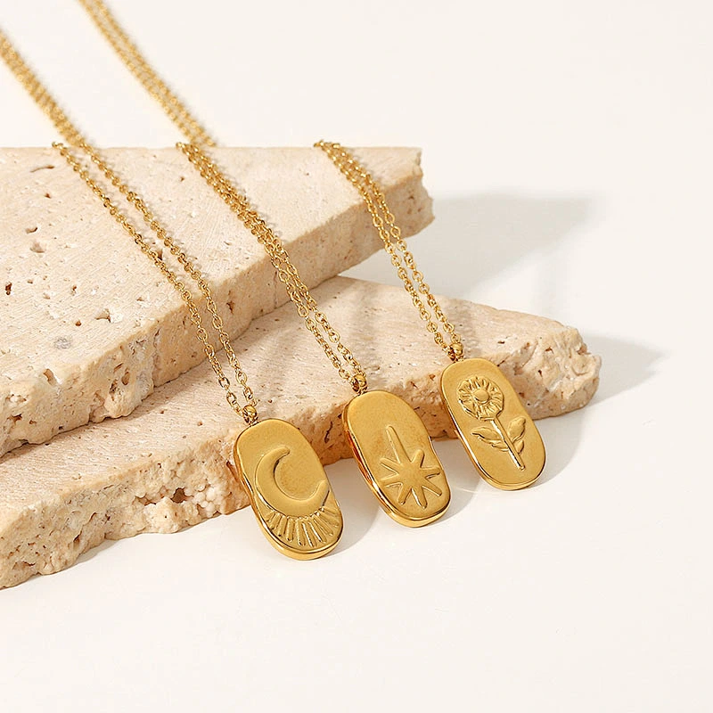 Fashion Simple Embossed Flower Pendant Necklace Women