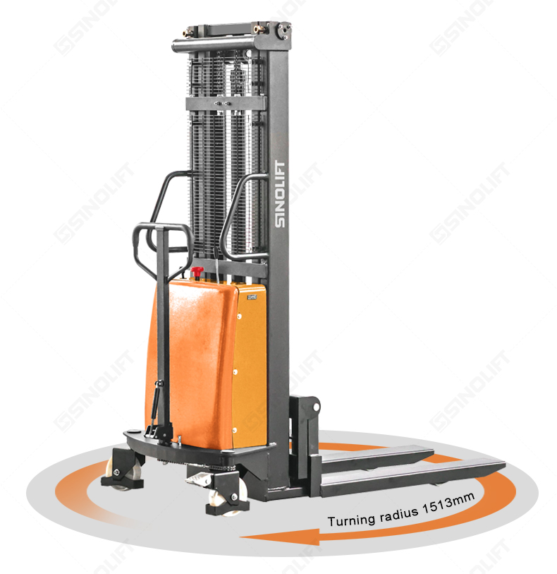 SPN15 warehouse stacker – External charger with aviation plug, emergency stop safety feature
