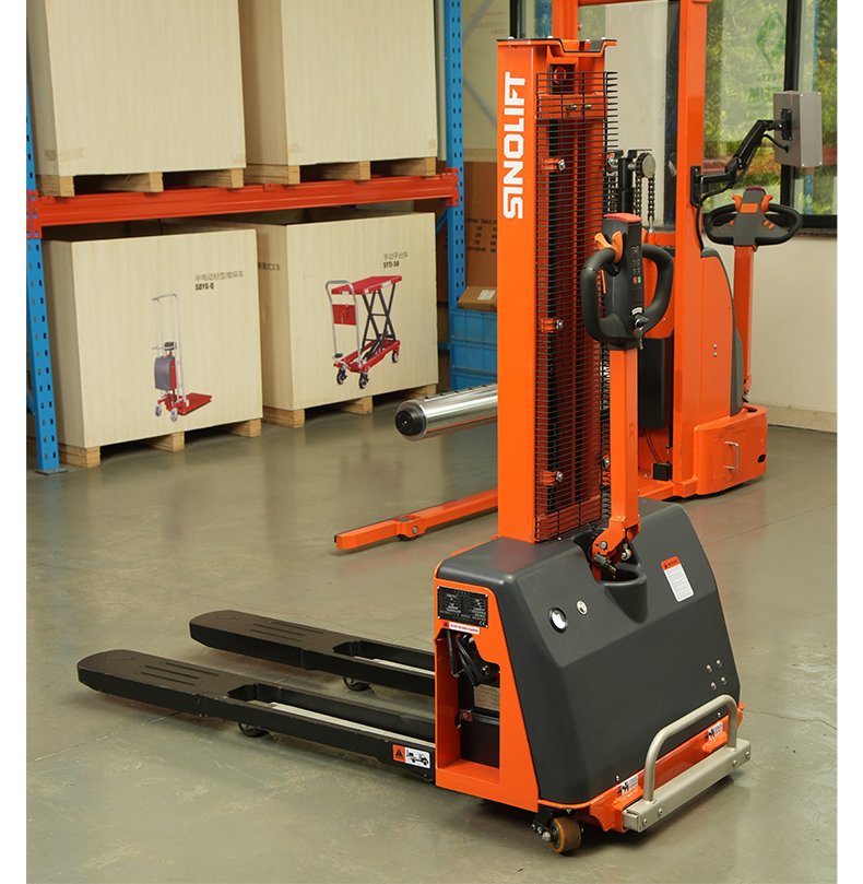 SINOLIFT CDDYG-Z fully electric self-loading pallet stacker for compatible trucks, with up to 1,000 kg capacity and a 24 V / 40 Ah lithium battery.