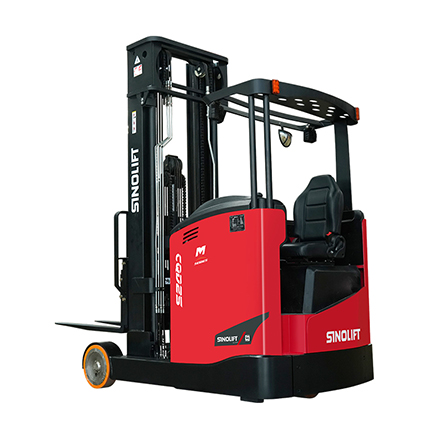 Electric reach truck