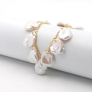 Fashion Design Flat Pearl Necklace