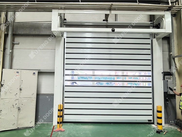 Proyecto de instalación de puertas rápidas de espiral de aluminio de alta resistencia de Xufeng Door