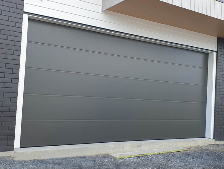 garage door technician