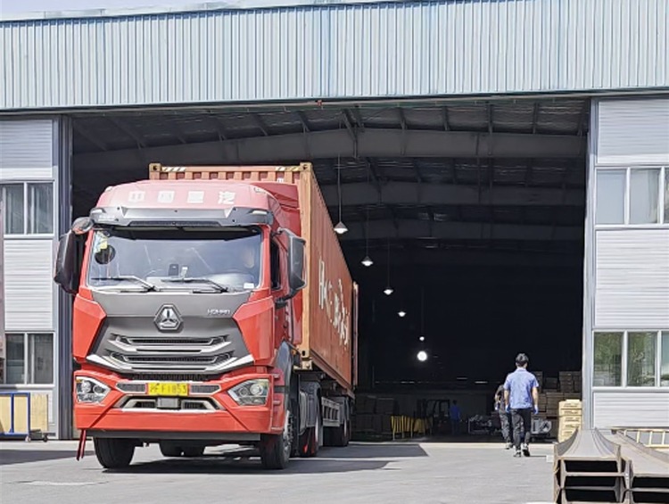 Xufeng Door factory maintaining full operational capacity and container dispatch after severe weather