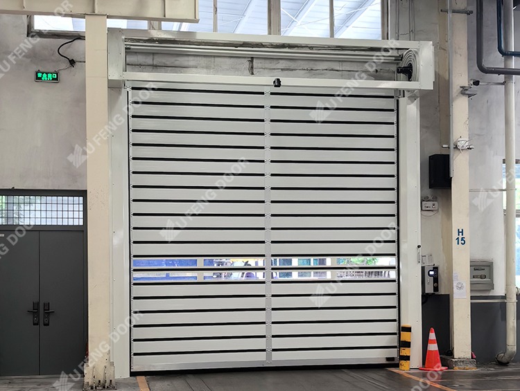 ciclos de maniobra de puertas rápidas enrollables