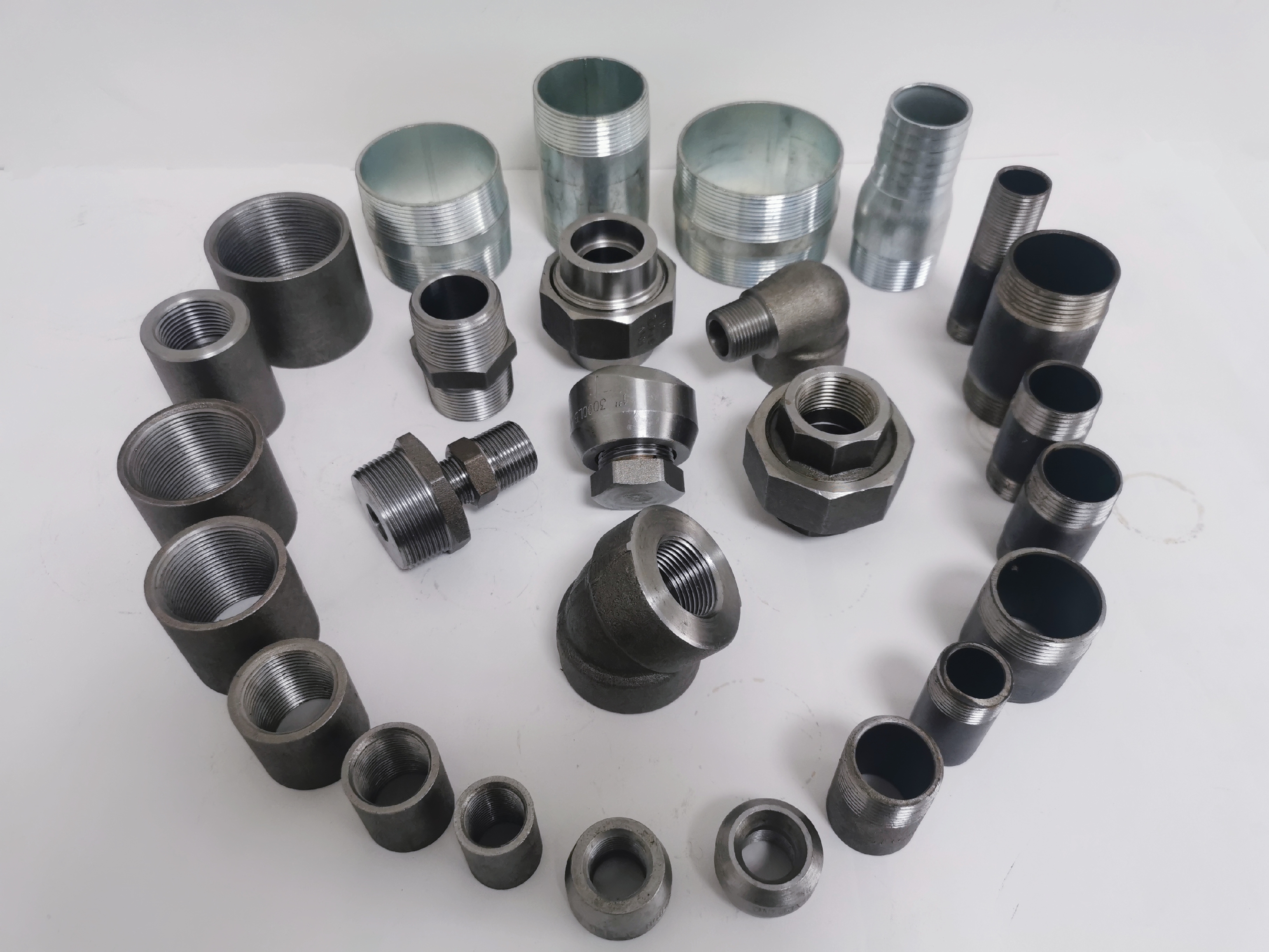 Threaded pipe fititngs