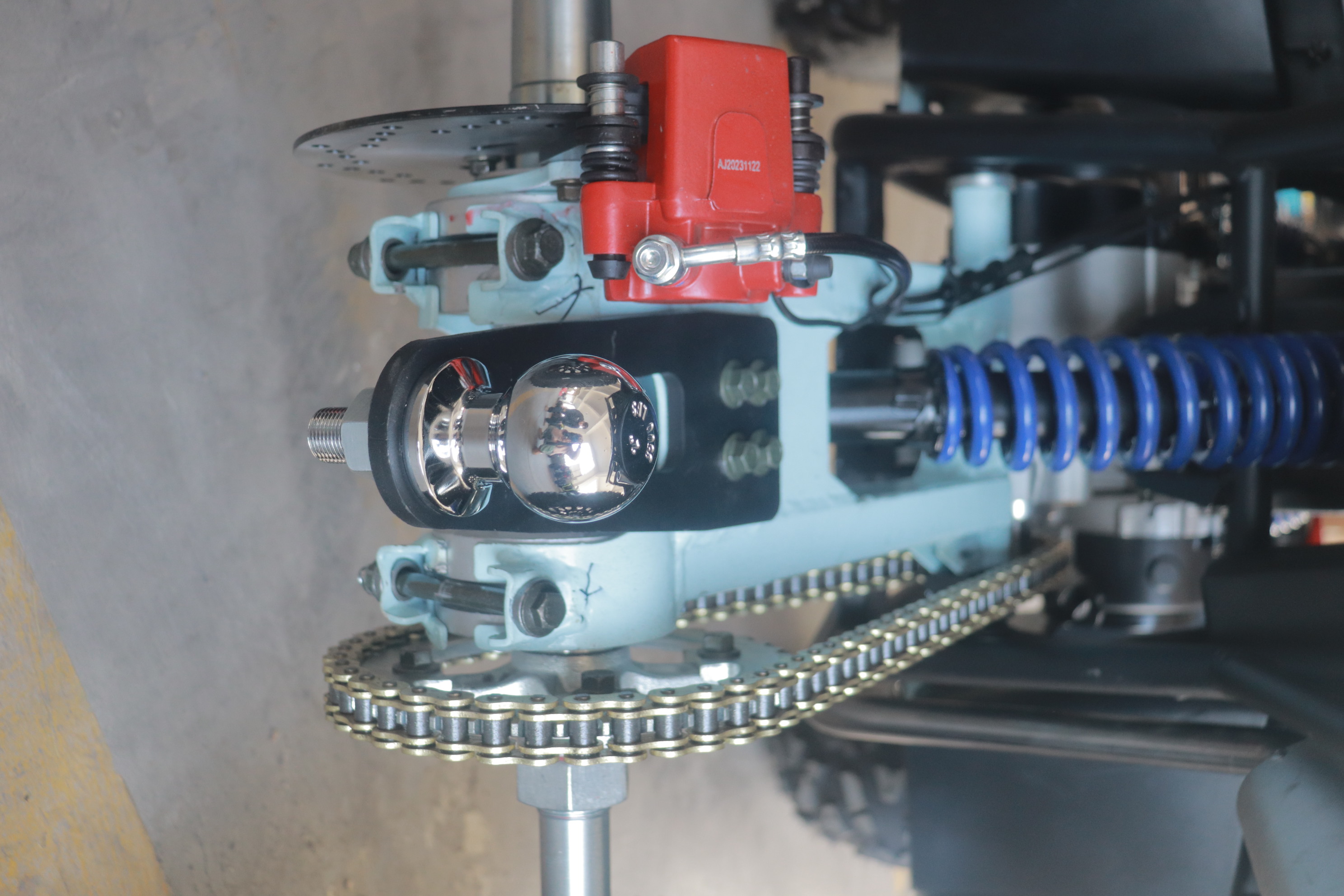 200cc automatic atv with oil shock, the atv can drive soft