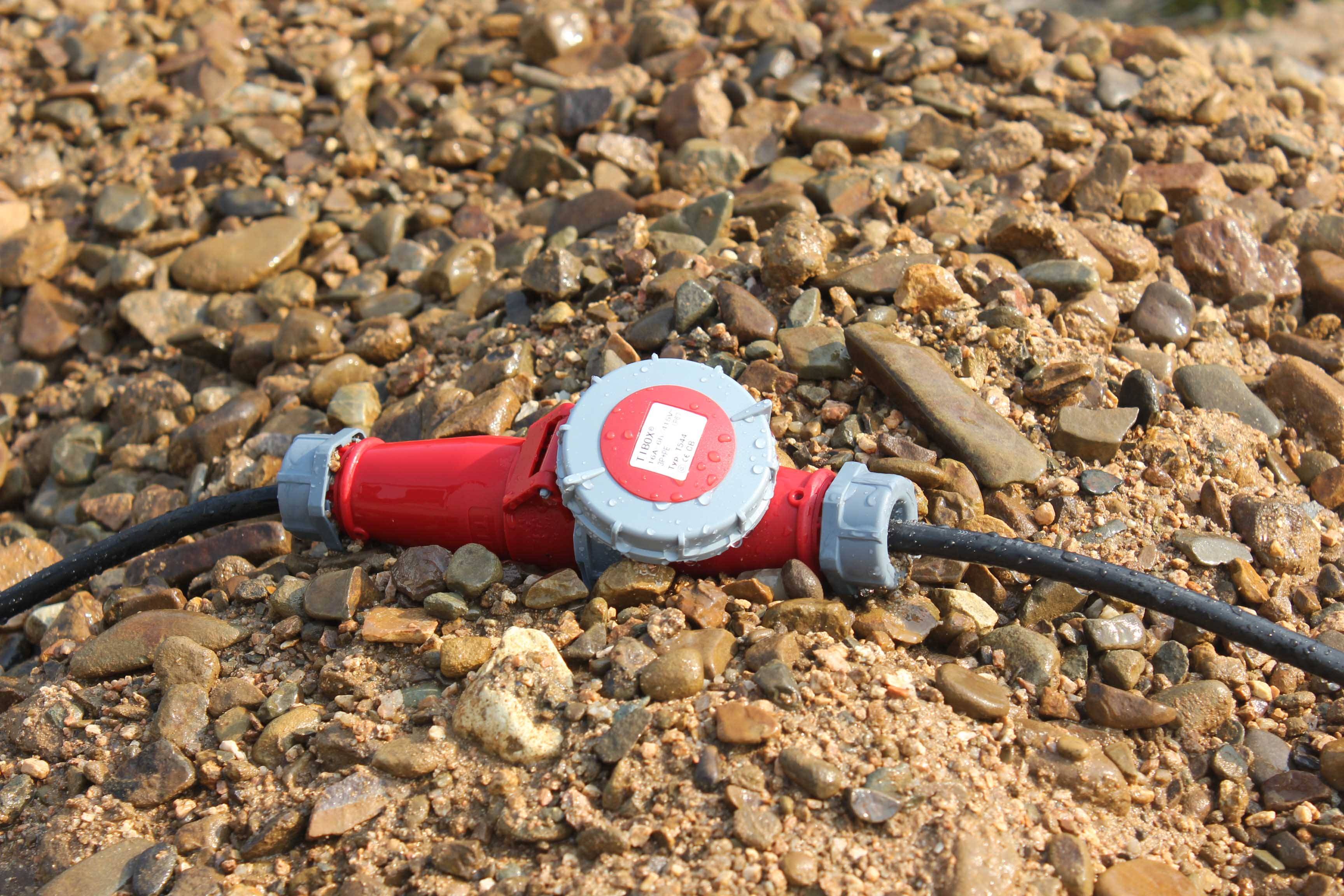 industrial plugs and sockets