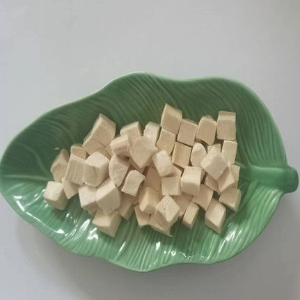 Freeze dried chicken cubes