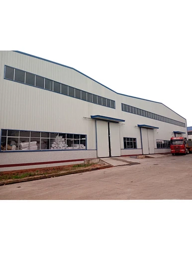 Entrepôt préfabriqué isolé
