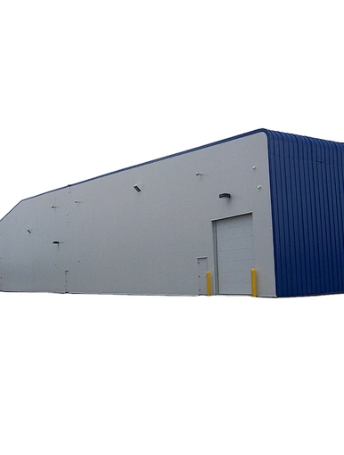Hangar à structure métallique
