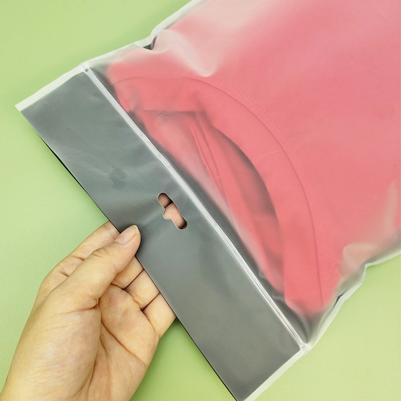 Custom biodegradable handle bags packaging bag supplier reusable ziplock bag for clothing packaging