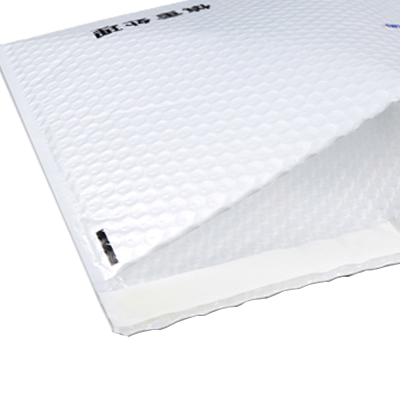 white bubble mailer bags