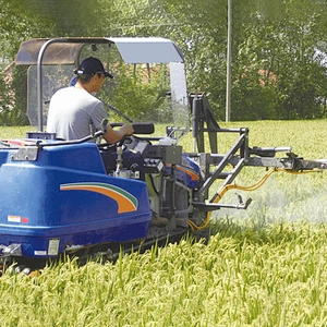 Intelligent plant protection machine with better atomization effect