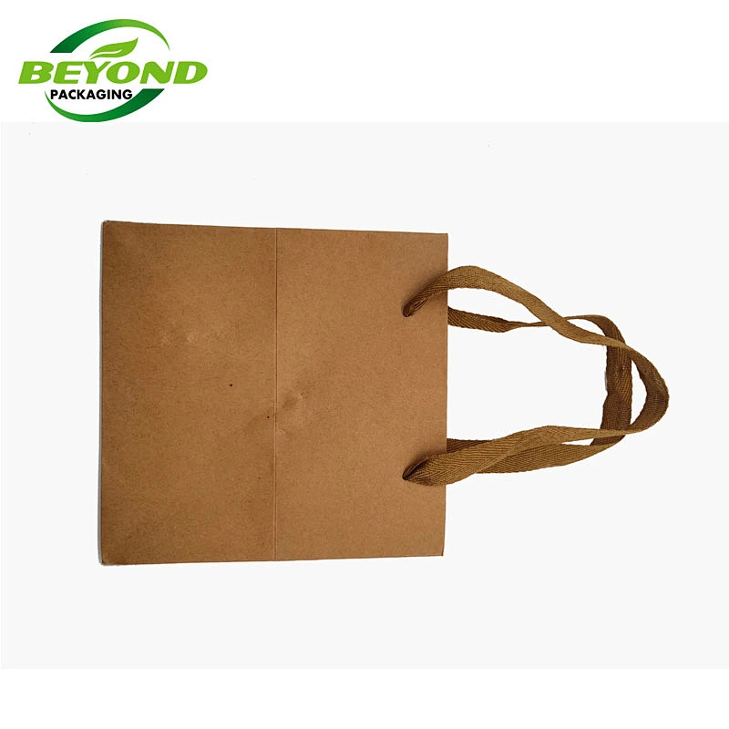 Christmas Packaging Shopping Paper Gift Bags With Customized Printing Gift Packing Bags With Handle Biodegradable Material