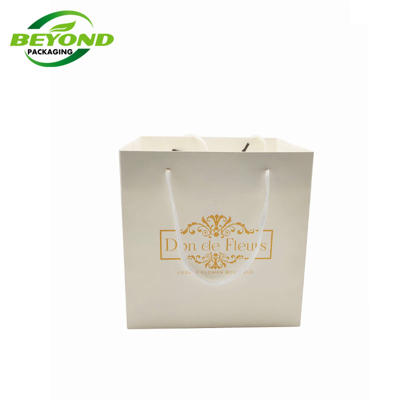 Recycled  Kraft Paper Custom Designed Paper Bags With Your Own Logo branded  With Ribbon for Flower Paper Bag