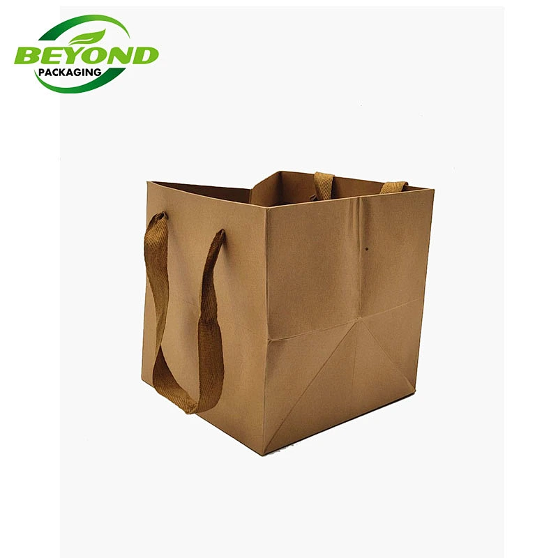 Christmas Packaging Shopping Paper Gift Bags With Customized Printing Gift Packing Bags With Handle Biodegradable Material