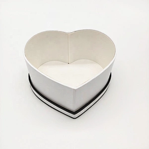 Luxury Red Velvet Paper Flower Packaging Box Wholesale Custom Recycle Heart Shape Cardboard Wedding Box Gift Packaging Accept