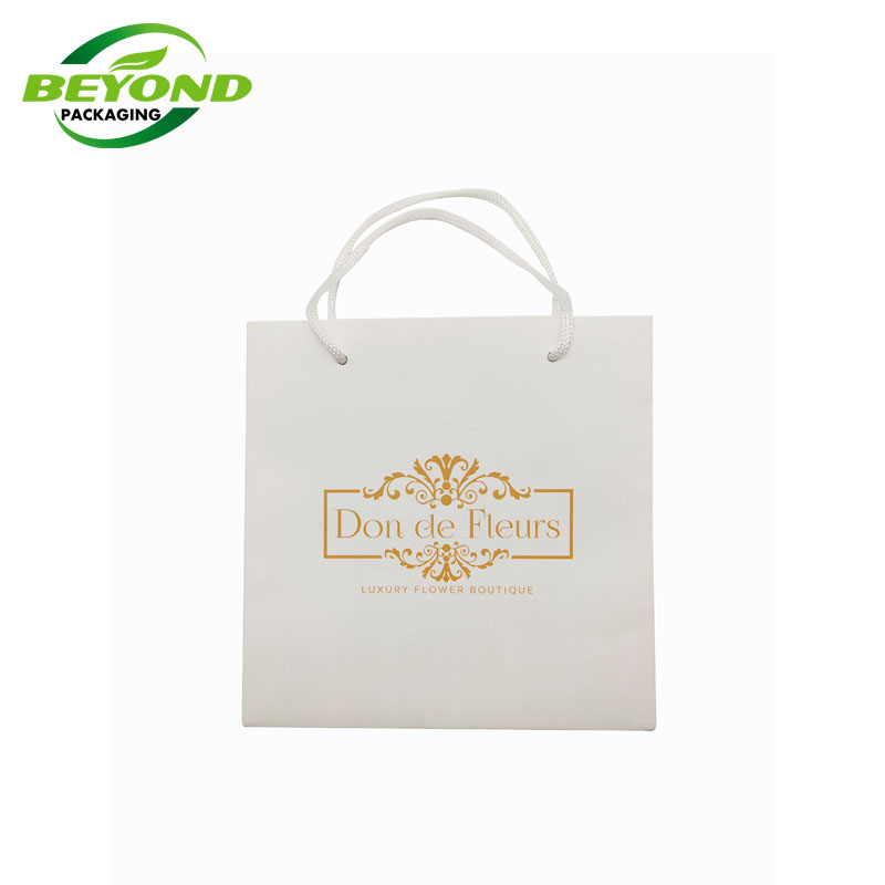 Customized Design Wholesale Cheap Price High Quality Shopping Paper Bags For Round Hat Box Christmas Gift Products Packaging