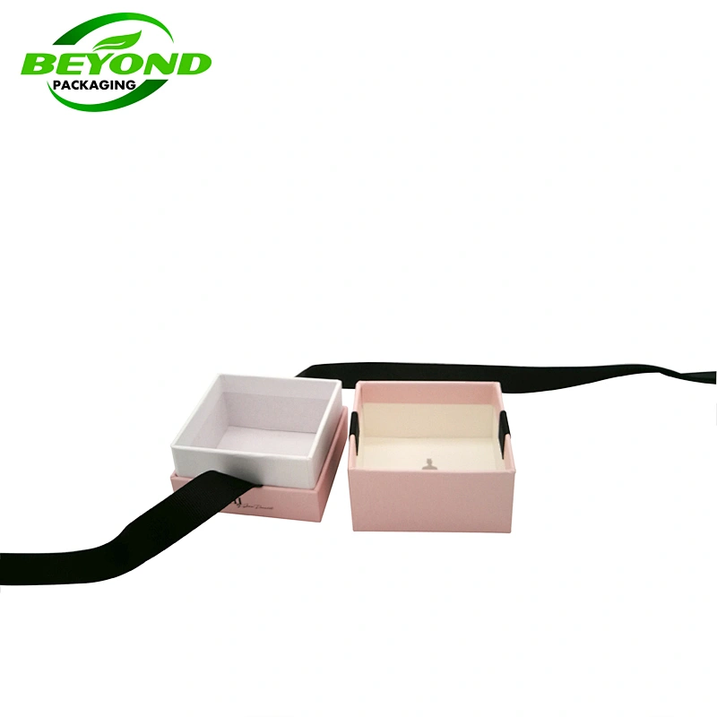 Environmentally Friendly Luxury Paper Gift Box Pink Color Square Shape  For Jewelry