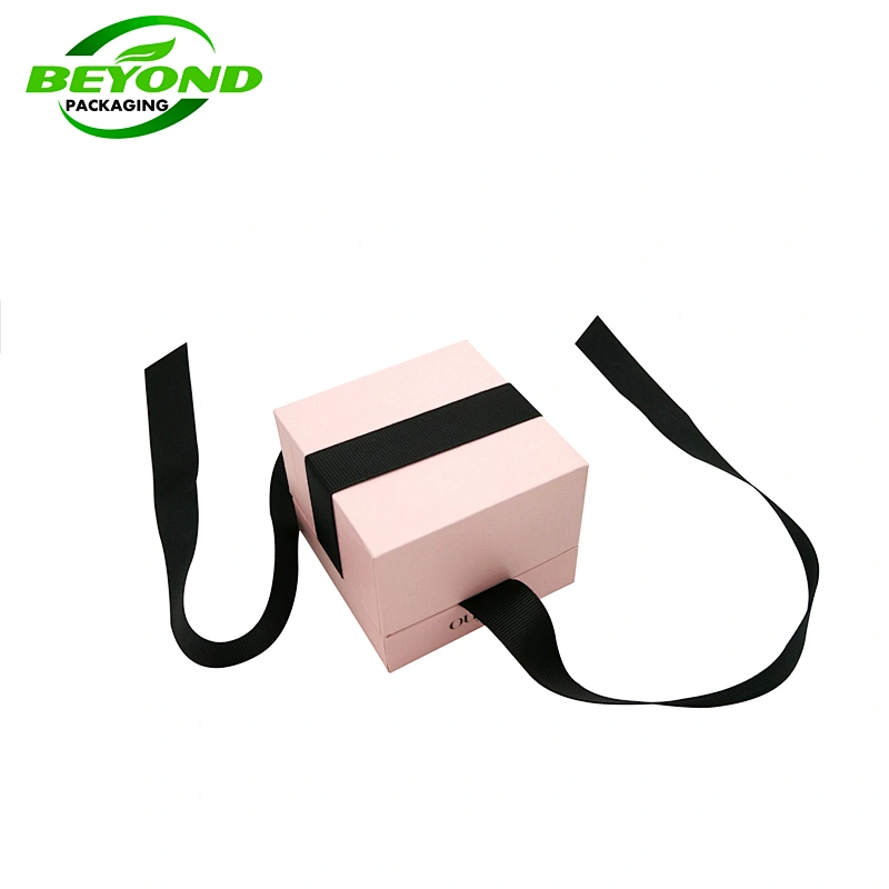 Environmentally Friendly Luxury Paper Gift Box Pink Color Square Shape  For Jewelry