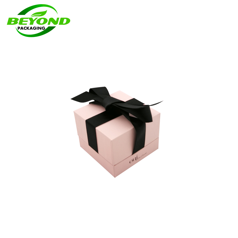 Environmentally Friendly Luxury Paper Gift Box Pink Color Square Shape  For Jewelry