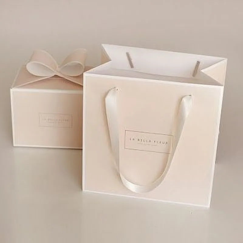 2023 New Styles Christmas Holiday Large Packaging For Custom Luxury Gifts Shopping Paper Bag Slim Gift Bag with Logo