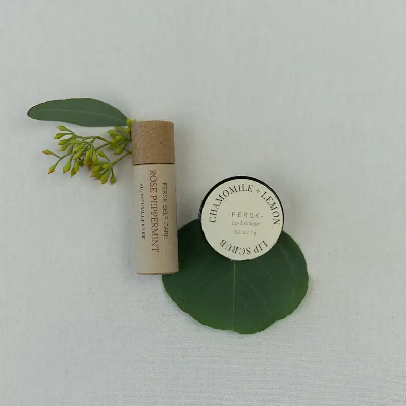 Custom Eco- friendly Biodegradable Lip Balm Push Up paper Tube Cardboard Round Tube Cylinder Packaging Round Box
