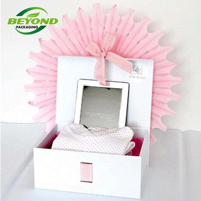Custom Cardboard Biodegradable Paper Box Magnetic Closure Gift Packaging With EVA Foam Insert for Perfume Bottles Packing Boxes