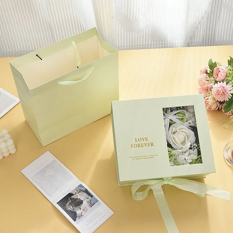 Customized Magnetic Closure Rigid Cardboard Paper Gift Packaging Boxes