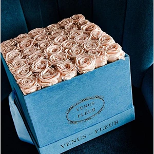 Custom Eco-friendly  Luxury Good Price Gift Cardboard Boxes Preserved Square Wedding Rose Flower Packaging with Silk Ribbon