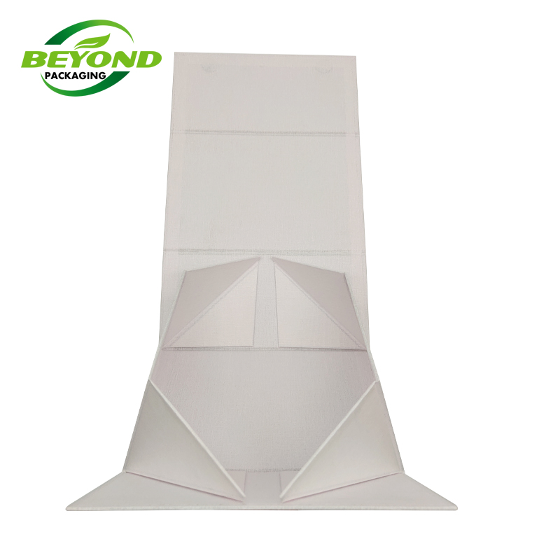 High Quality Luxury Custom Design Folding Magnetic Closure White Paper Box Packaging For Gift Products