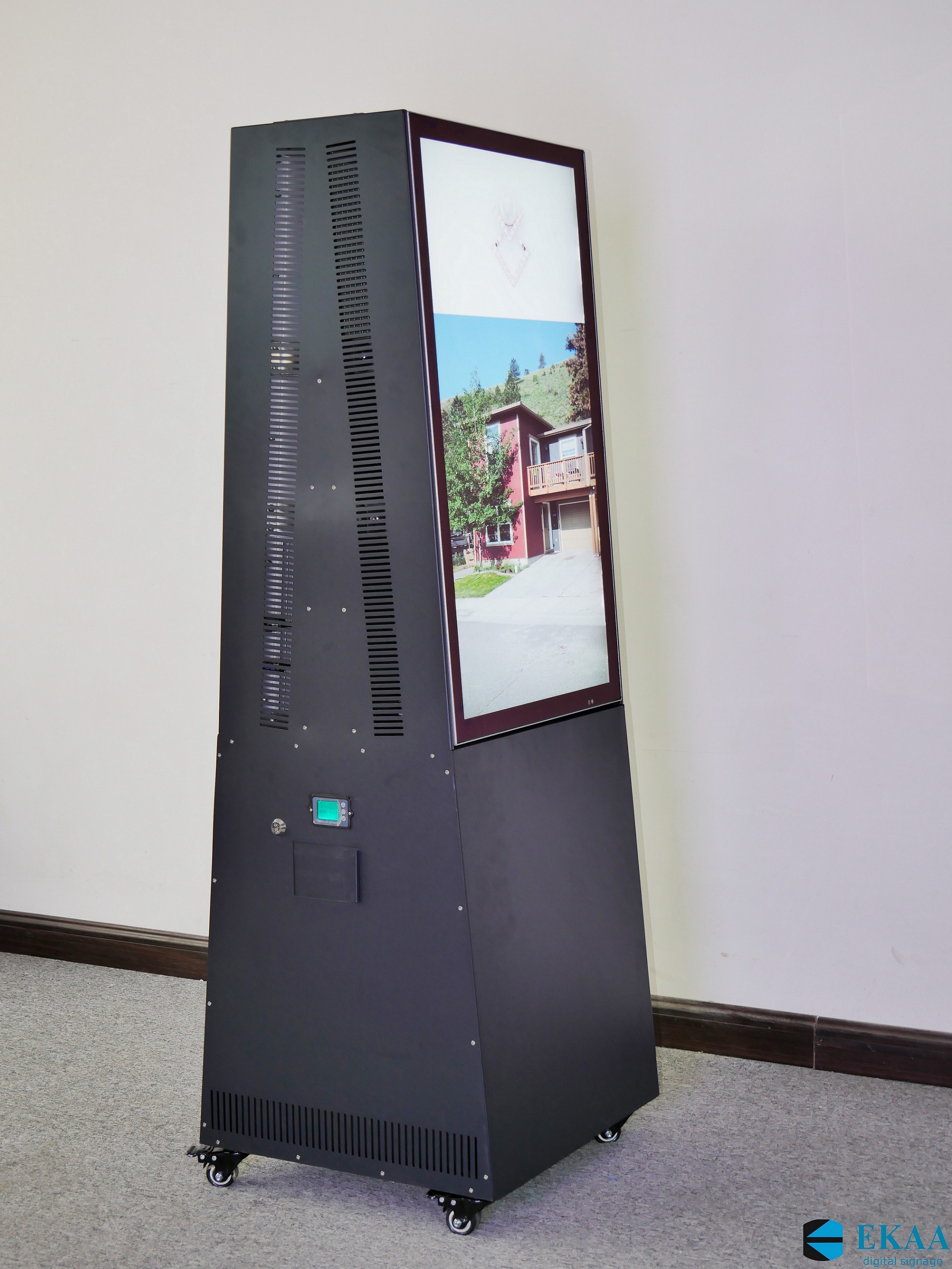 Outdoor Battery Portable Displays