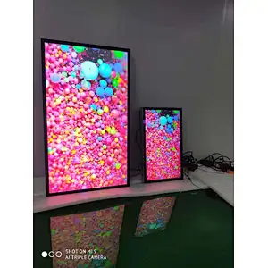 يعرض الحائط في الهواء الطلق