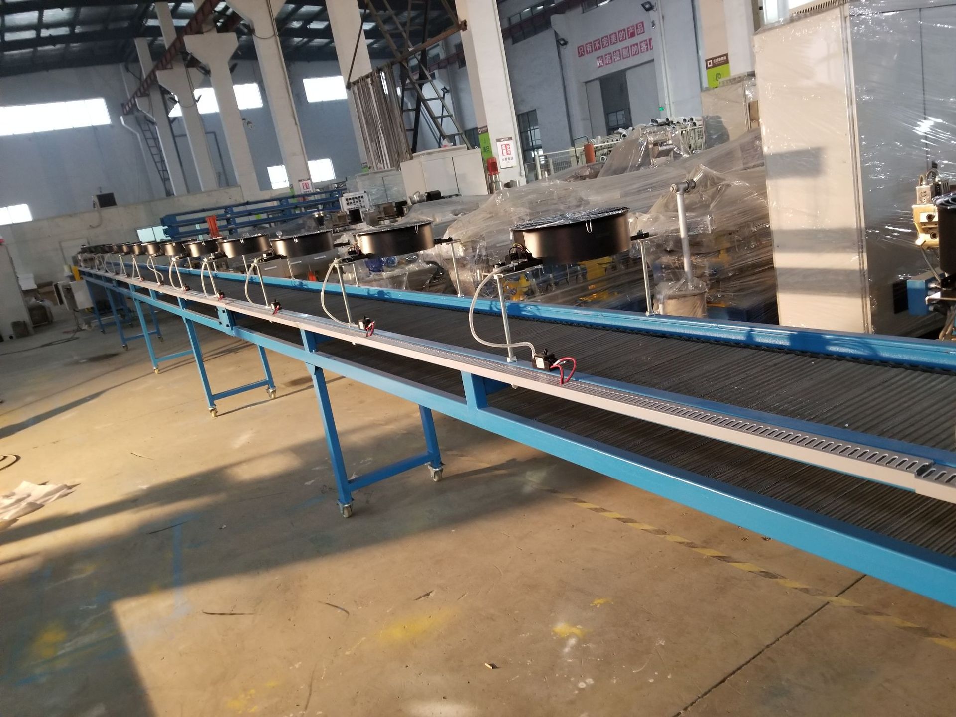 Producing biodegradable granules