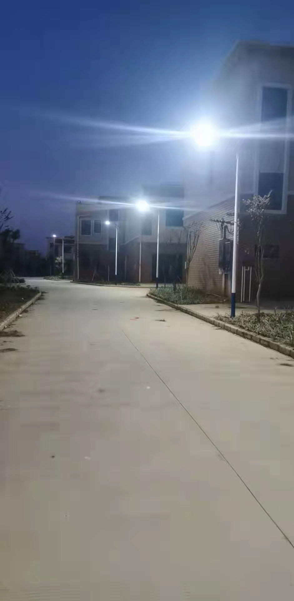 BOSUN solar powered street lights