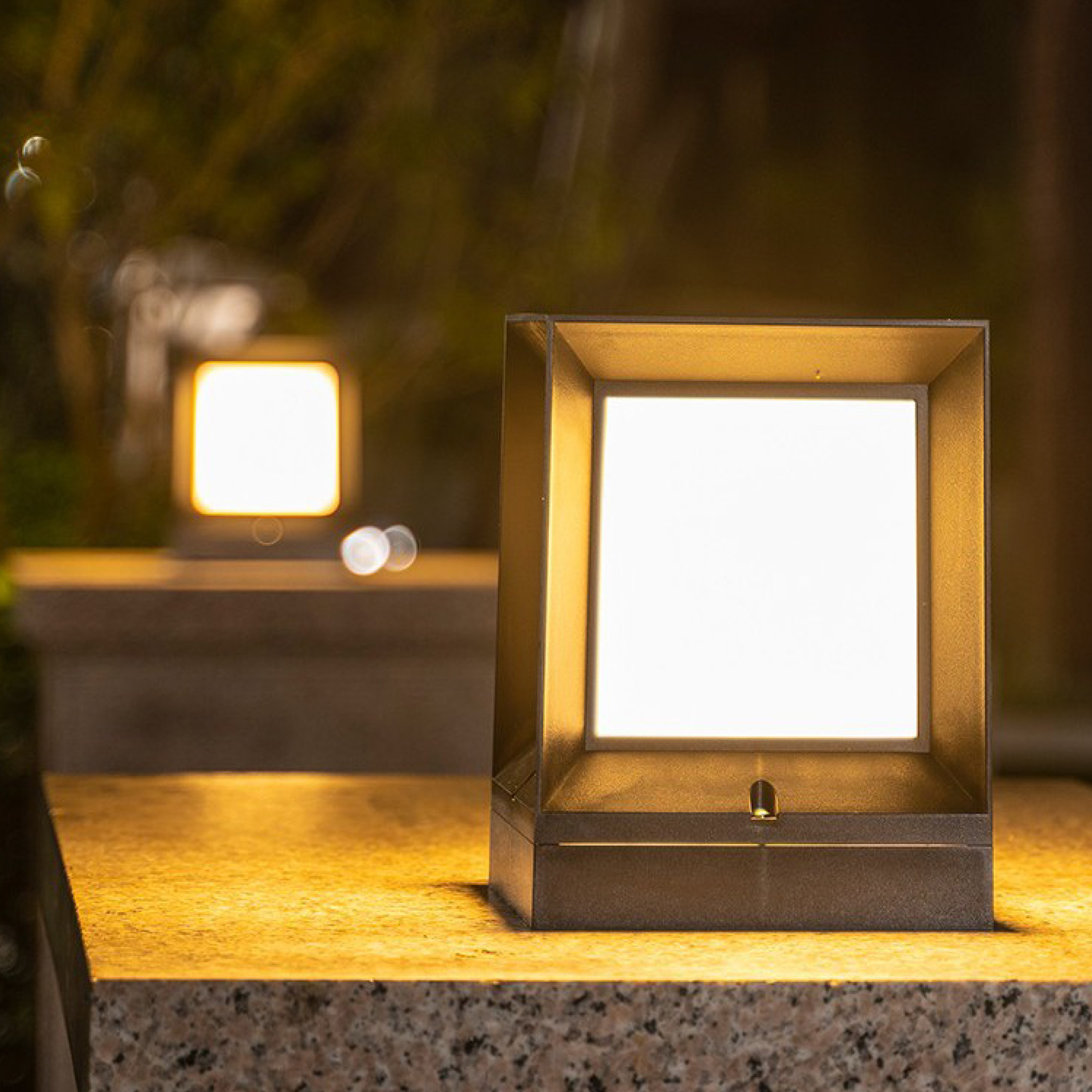 2w solar pillar lamp manufacturer