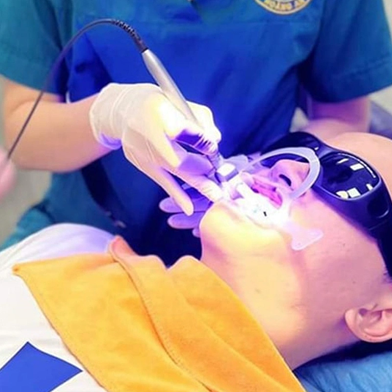 Hot Sale Diode Laser 1470nm 980nm Teeth Whitening Laser Medical Equipment Cutting Soft Tissue Dental Laser Machine