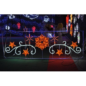 Outdoor christmas festival pole decoration santa star gift box rope 2d 3d street led motif light