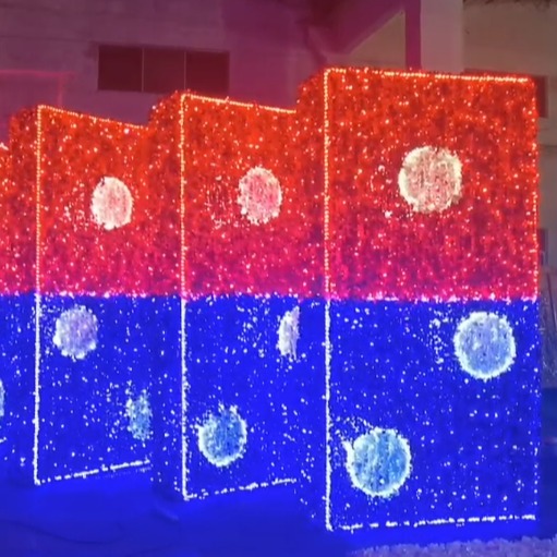 Pai gow motif light