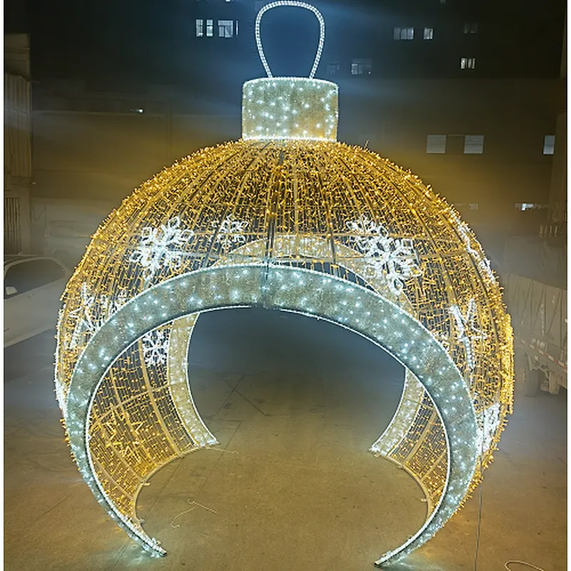 Custom-made Outdoor 3D ball lights with snowflakes decoration high  motif giant Christmas led light up ball with two door